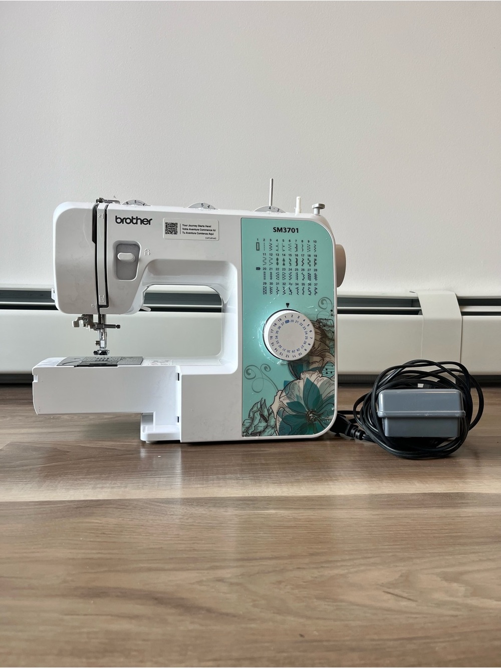 Brother SM3701 Sewing Machine - Picture 1 of 13